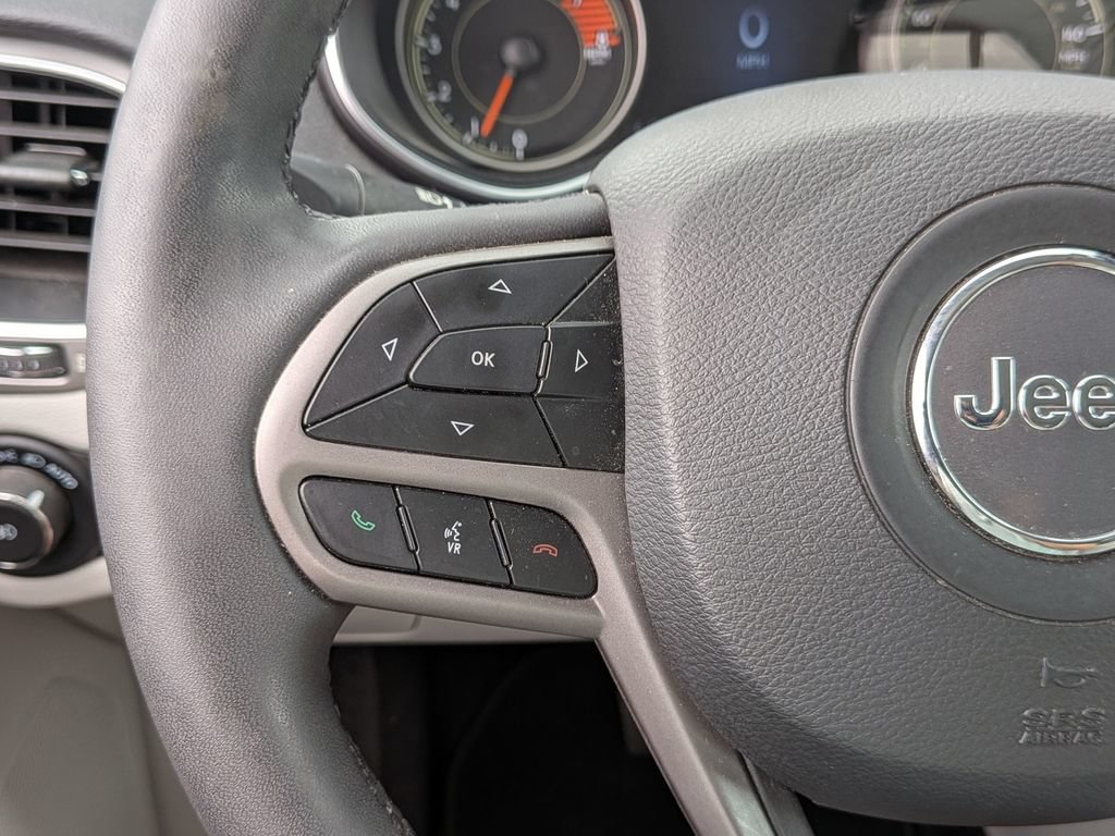 Used 2022 Jeep Cherokee Latitude Lux AWD/4WD image 17