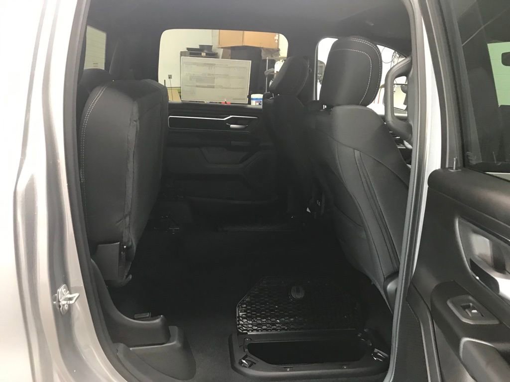 New 2026 RAM 1500 4x4 Crew Cab image 35