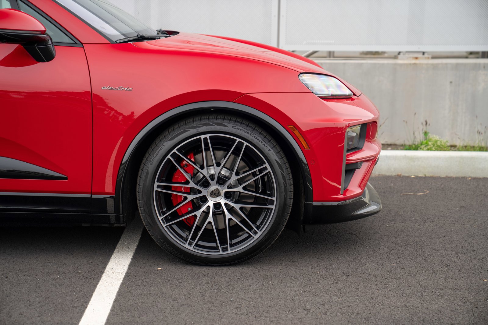 New 2026 Porsche Macan Turbo Electric image 9