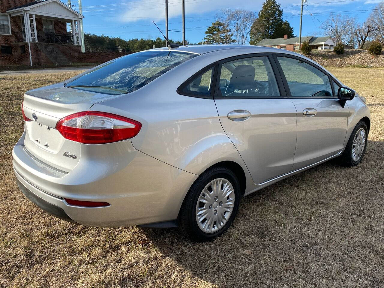 Used 2015 Ford Fiesta S image 4