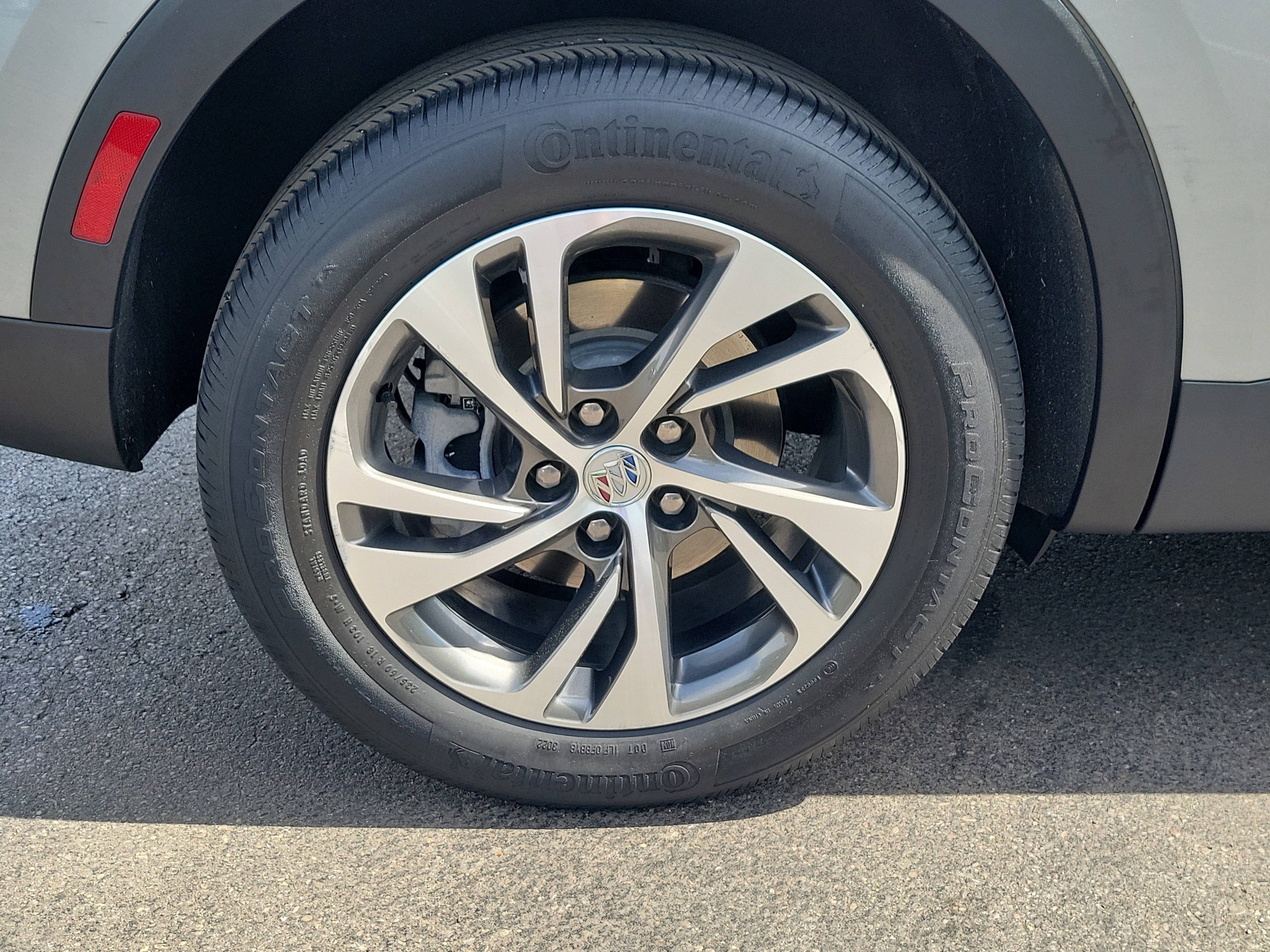 Used 2023 Buick Envision Essence FWD image 5