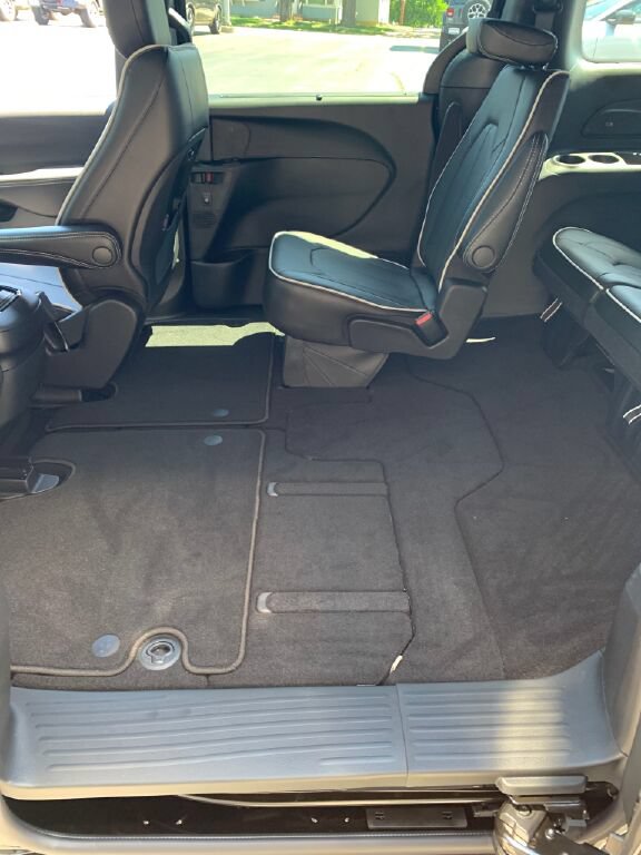 New 2027 Chrysler Pacifica Limited AWD/4WD image 31