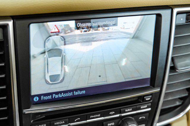 Used 2012 Porsche Panamera 4 image 21