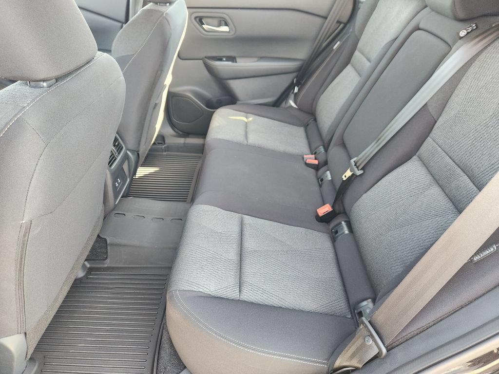 Used 2025 Nissan Rogue SV FWD image 20