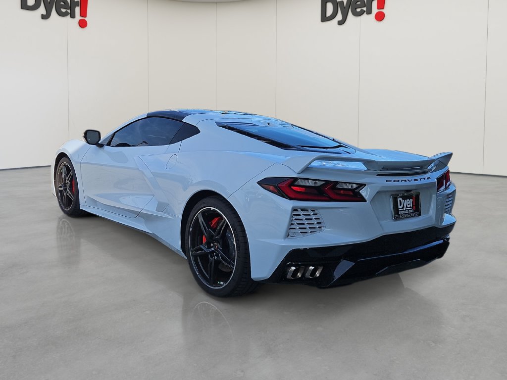 Used 2021 Chevrolet Corvette Stingray Premium Cpe w/ Z51 Performance Package RWD image 3