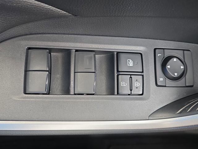 Used 2025 Toyota RAV4 LE image 27