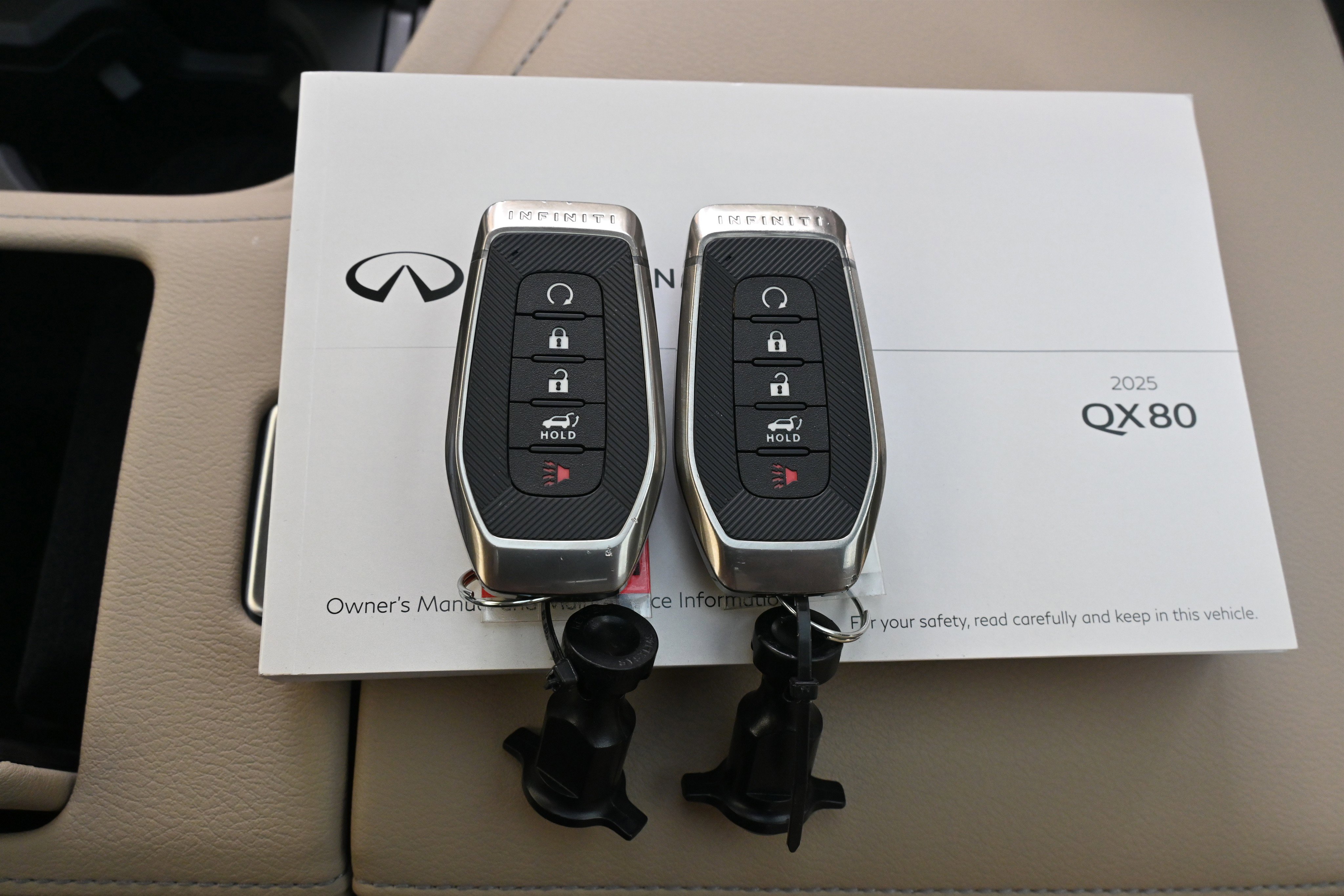 Used 2025 INFINITI QX80 Pure w/ Cargo Package image 36