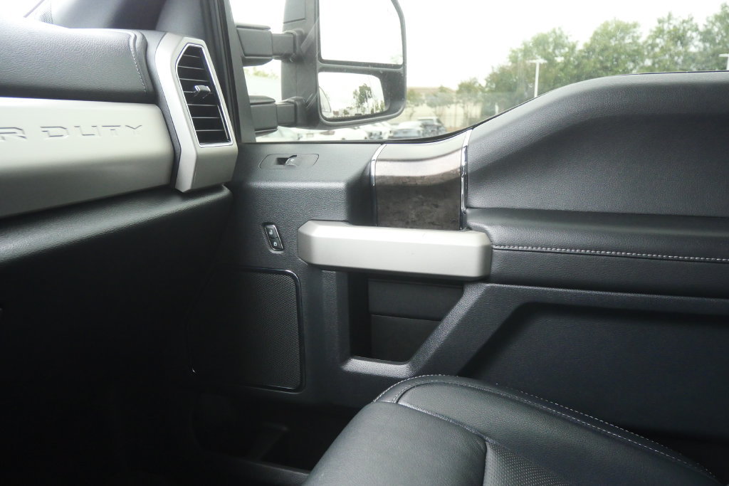 Used 2022 Ford F250 Lariat w/ Black Appearance Package AWD/4WD image 20