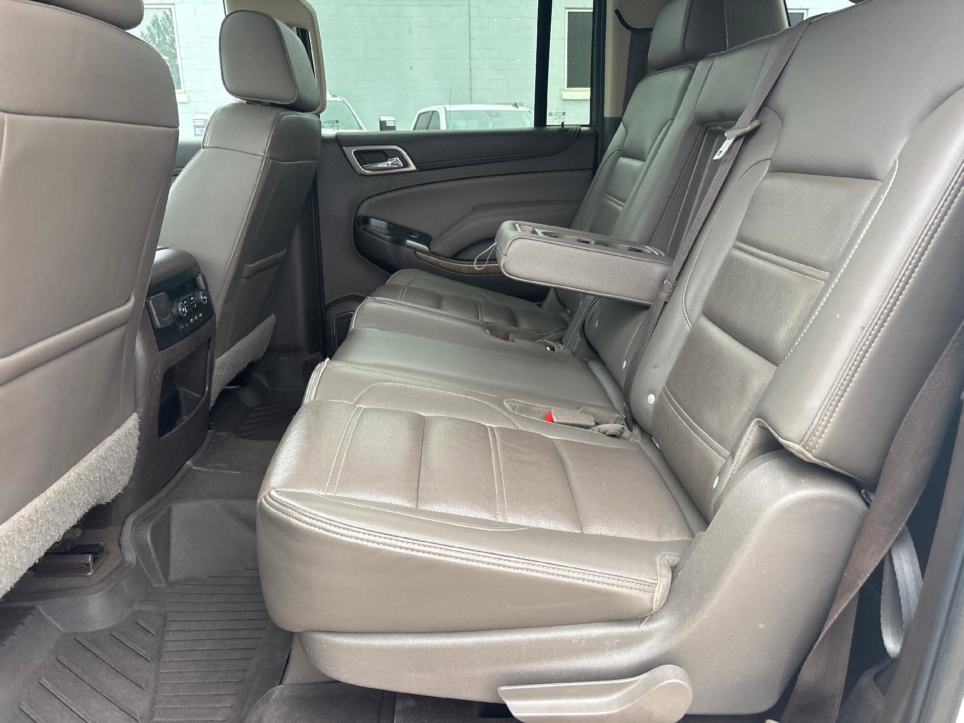 Used 2020 GMC Yukon XL Denali w/ Denali Premium Package image 33