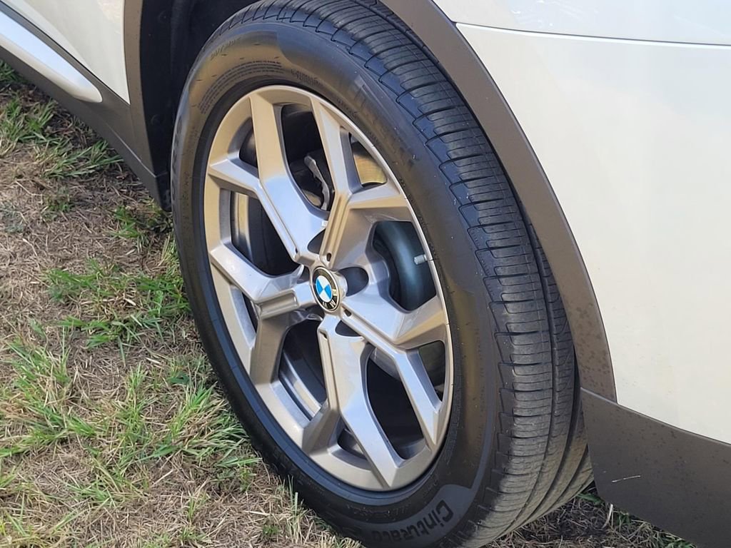 Used 2024 BMW X3 sDrive30i w/ Convenience Package image 4