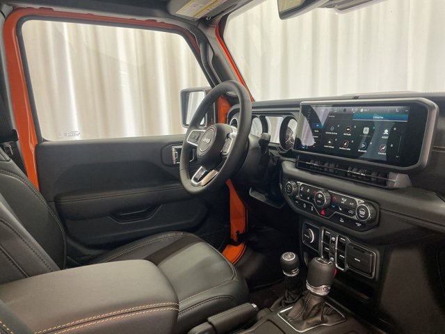 New 2025 Jeep Wrangler Sahara w/ Technology Group image 25