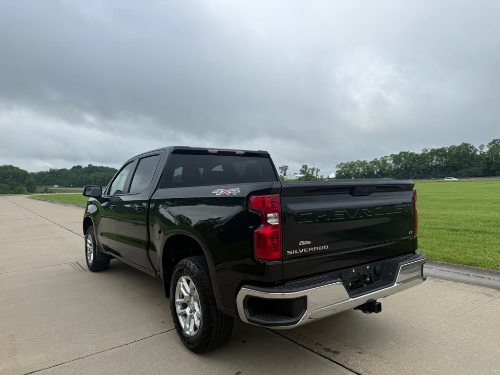 Used 2023 Chevrolet Silverado 1500 LT AWD/4WD image 7