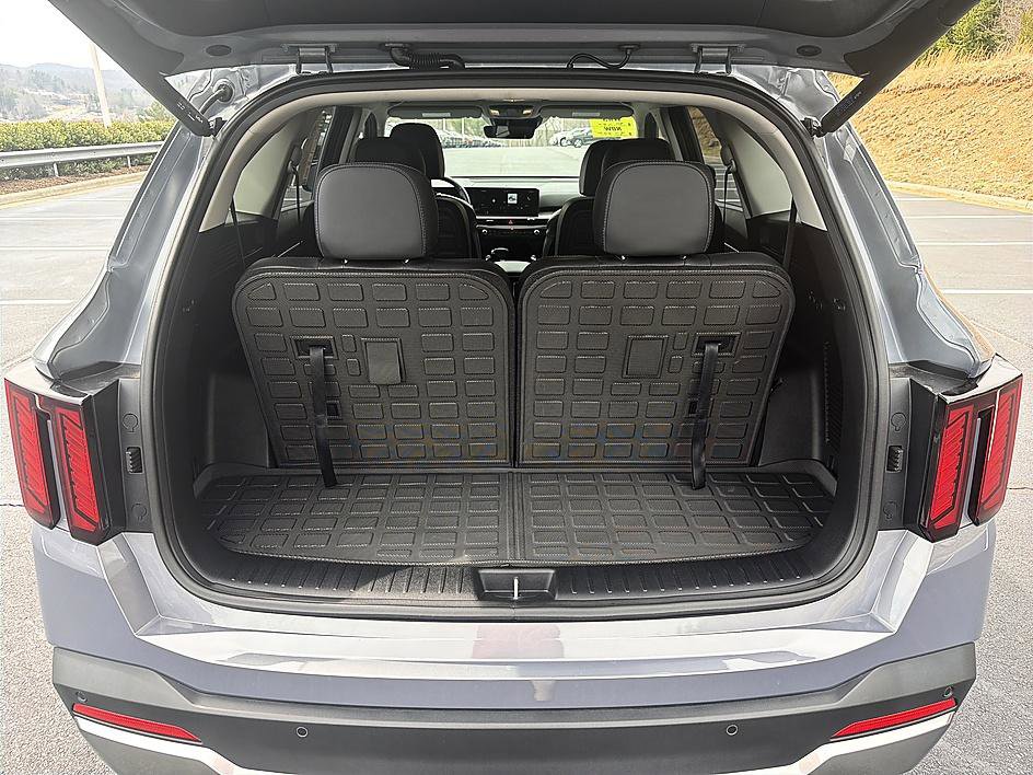 Used 2025 Kia Sorento EX image 23