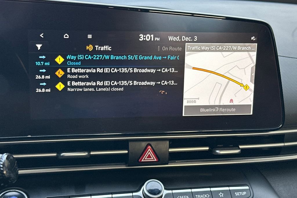 Used 2023 Hyundai Elantra Limited image 18