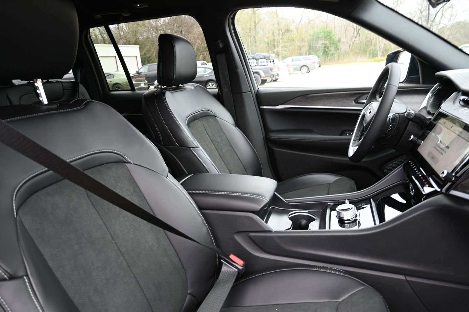 New 2026 Jeep Grand Cherokee Altitude image 23