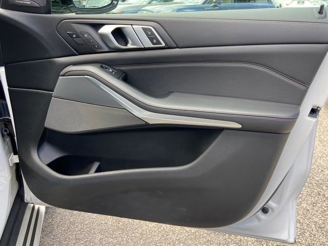Used 2019 BMW X5 xDrive50i w/ Luxury Seating Package AWD/4WD image 28