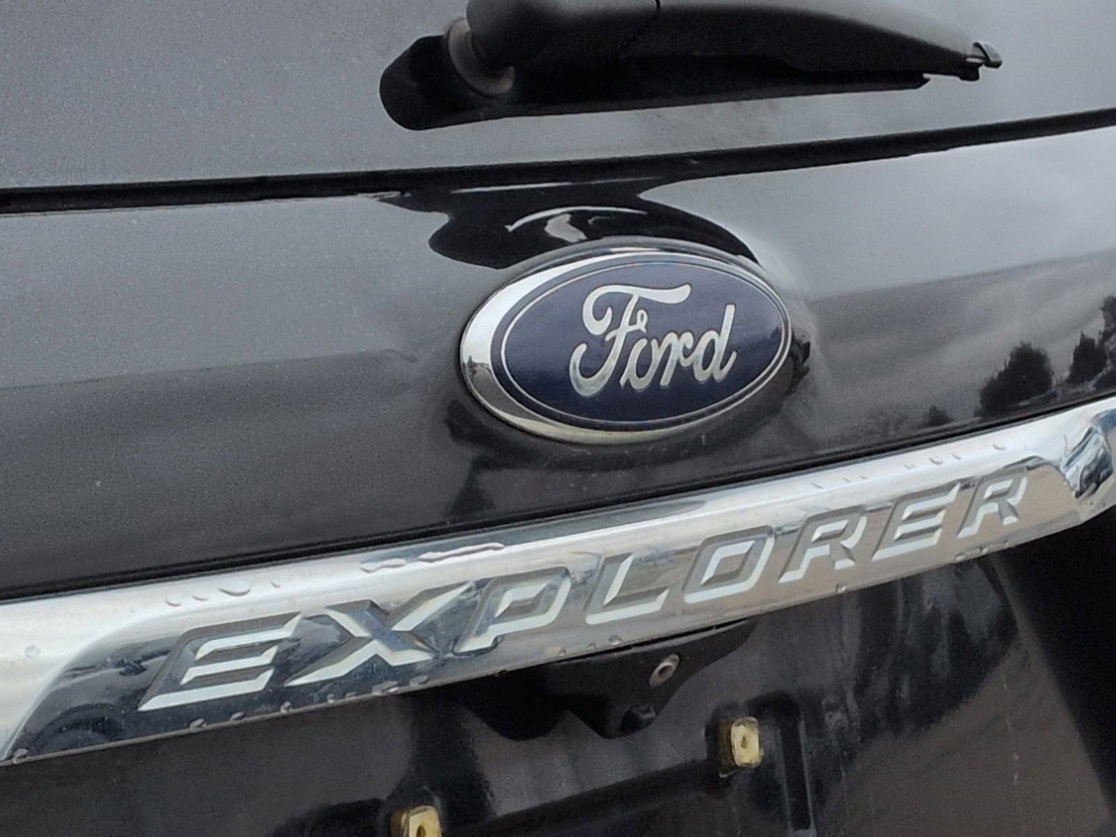 Used 2016 Ford Explorer XLT w/ Equipment Group 202A FWD image 15