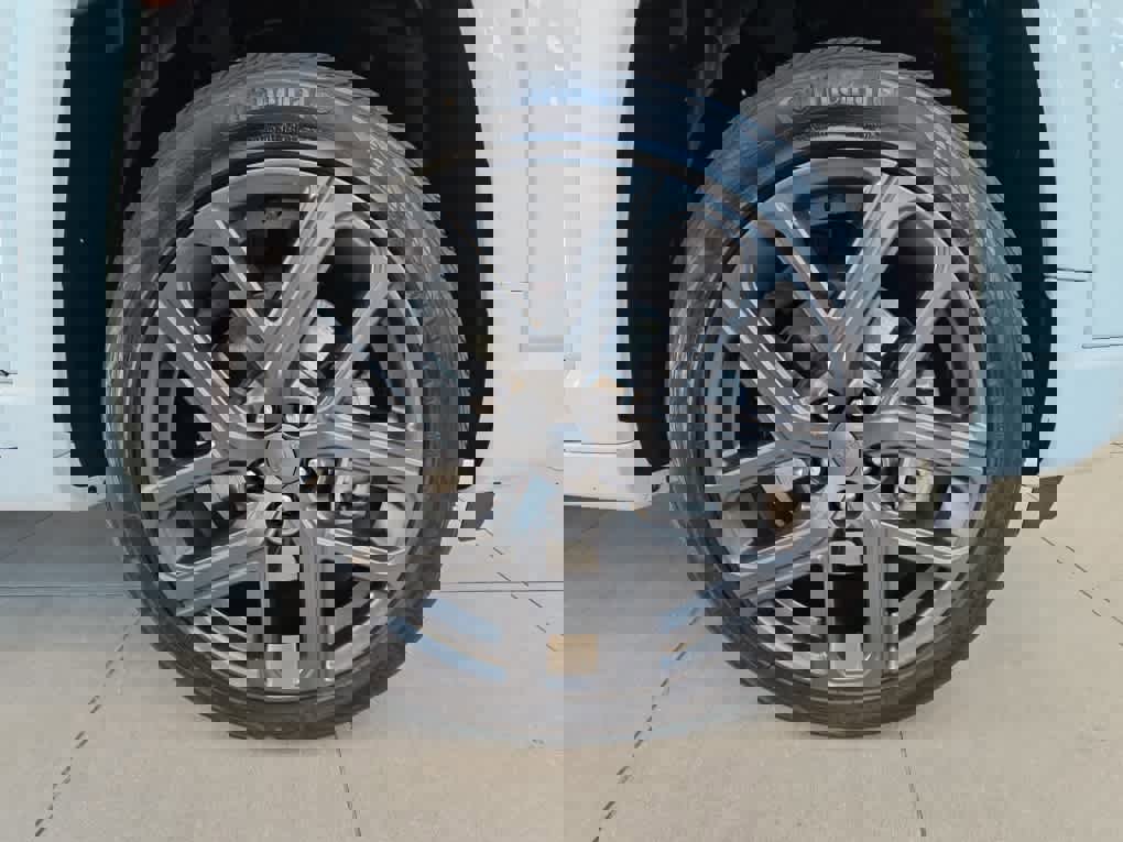 Used 2024 Jeep Compass Limited w/ High Altitude Package image 27