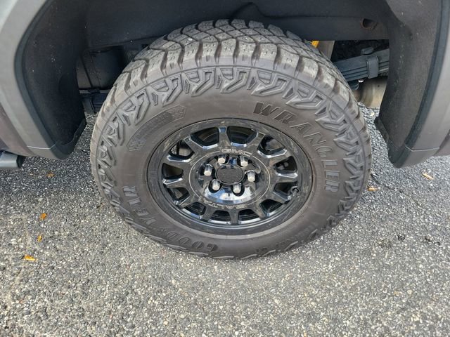 Used 2023 GMC Sierra 1500 AT4X w/ AT4X AEV Edition image 6