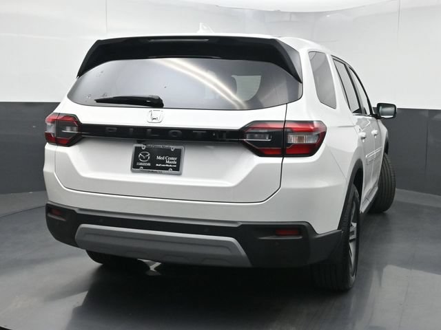 Used 2025 Honda Pilot EX-L image 3