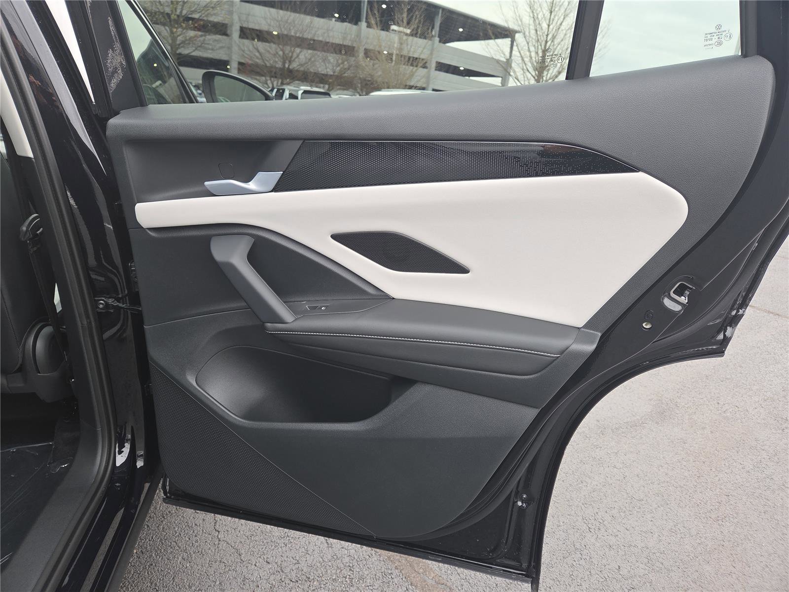 New 2026 Volkswagen Tiguan SE image 30