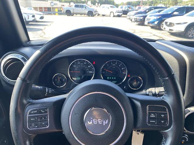 Used 2017 Jeep Wrangler Unlimited Sahara w/ Connectivity Group AWD/4WD image 47