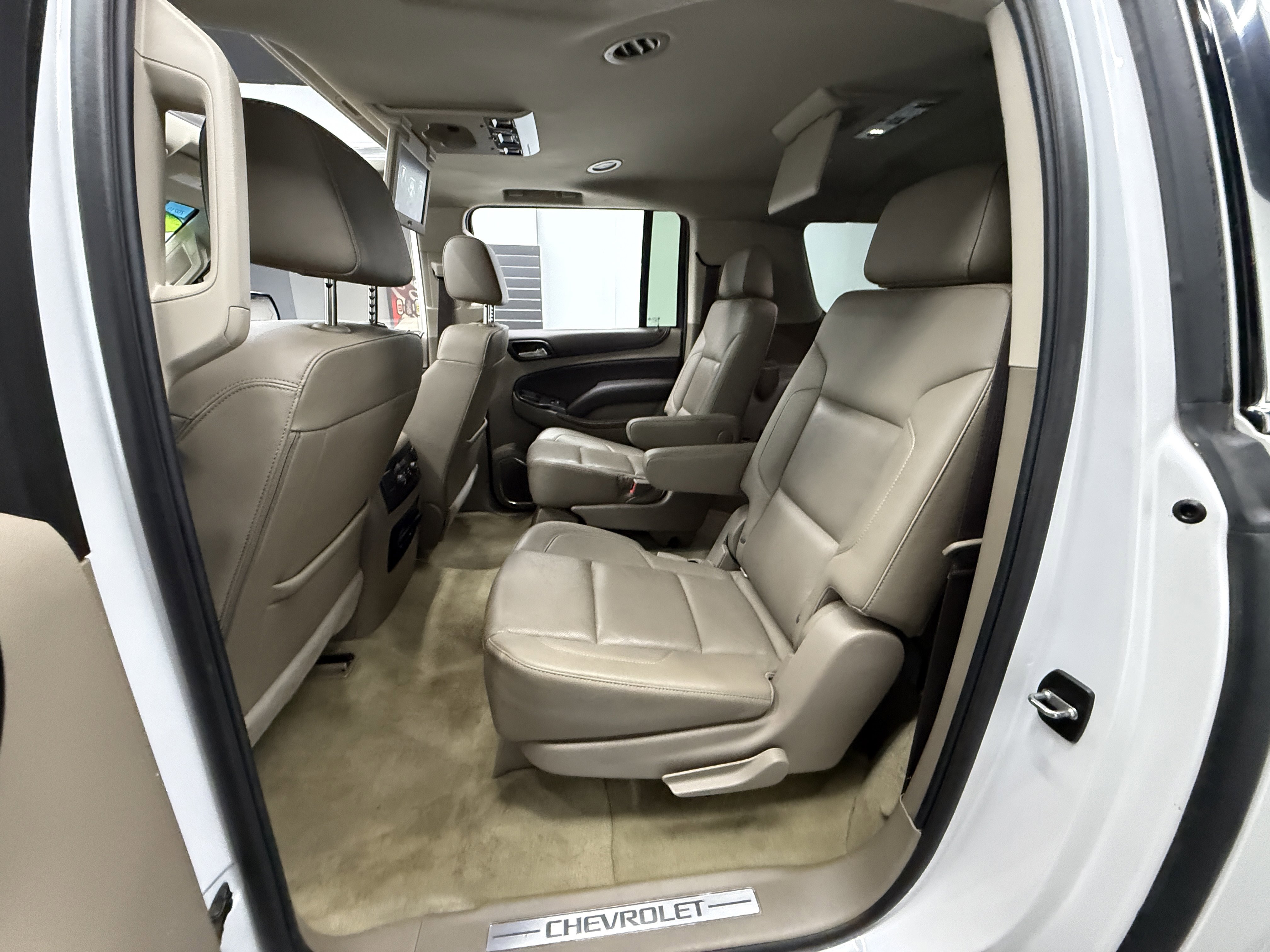 Used 2017 Chevrolet Suburban Premier image 32