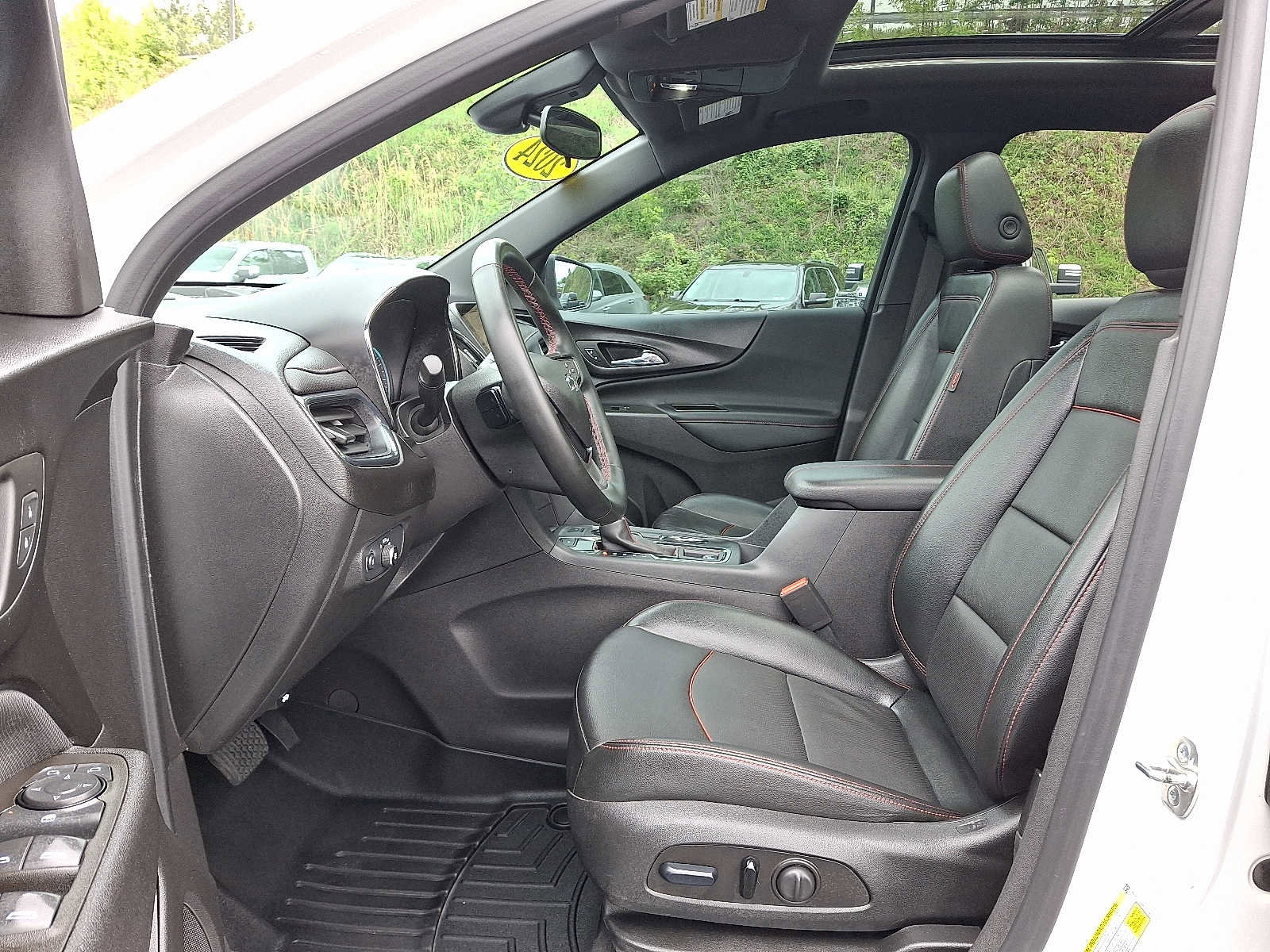 Used 2024 Chevrolet Equinox RS w/ RS Leather Package AWD/4WD image 14