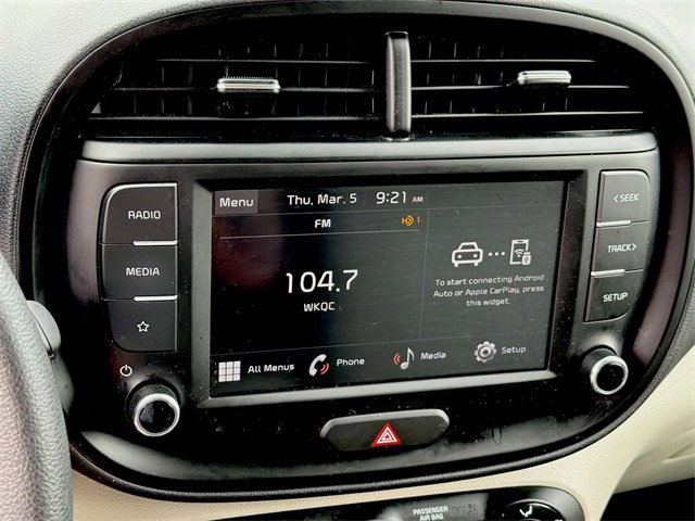 Used 2025 Kia Soul LX image 24