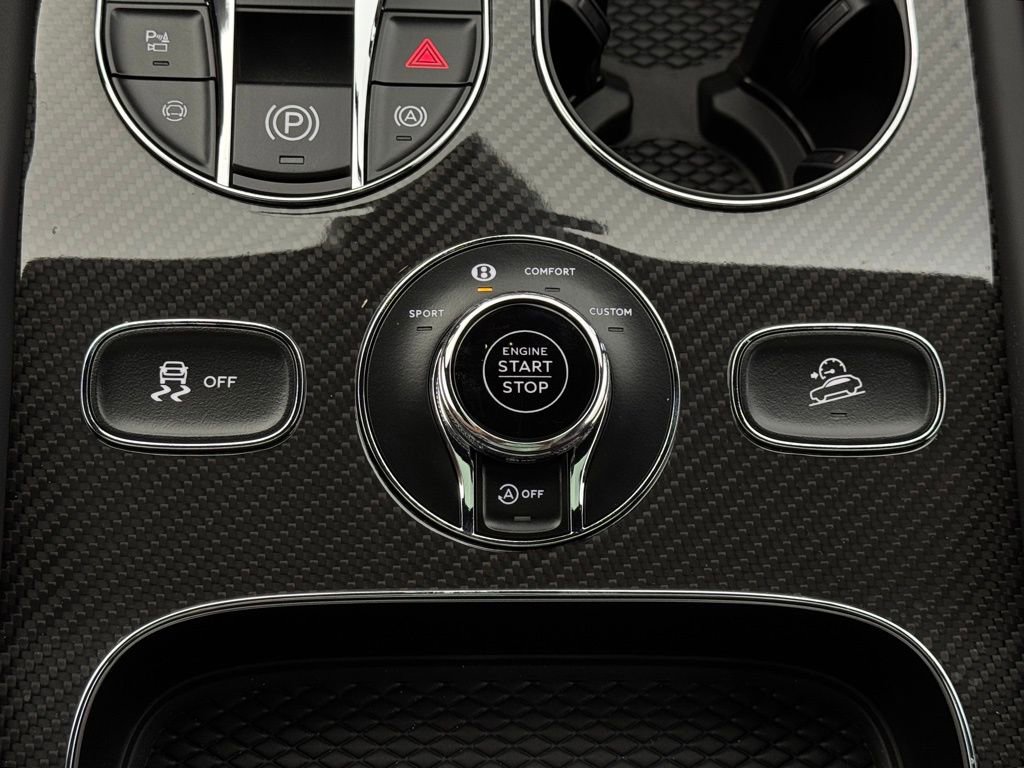 Used 2025 Bentley Bentayga image 22