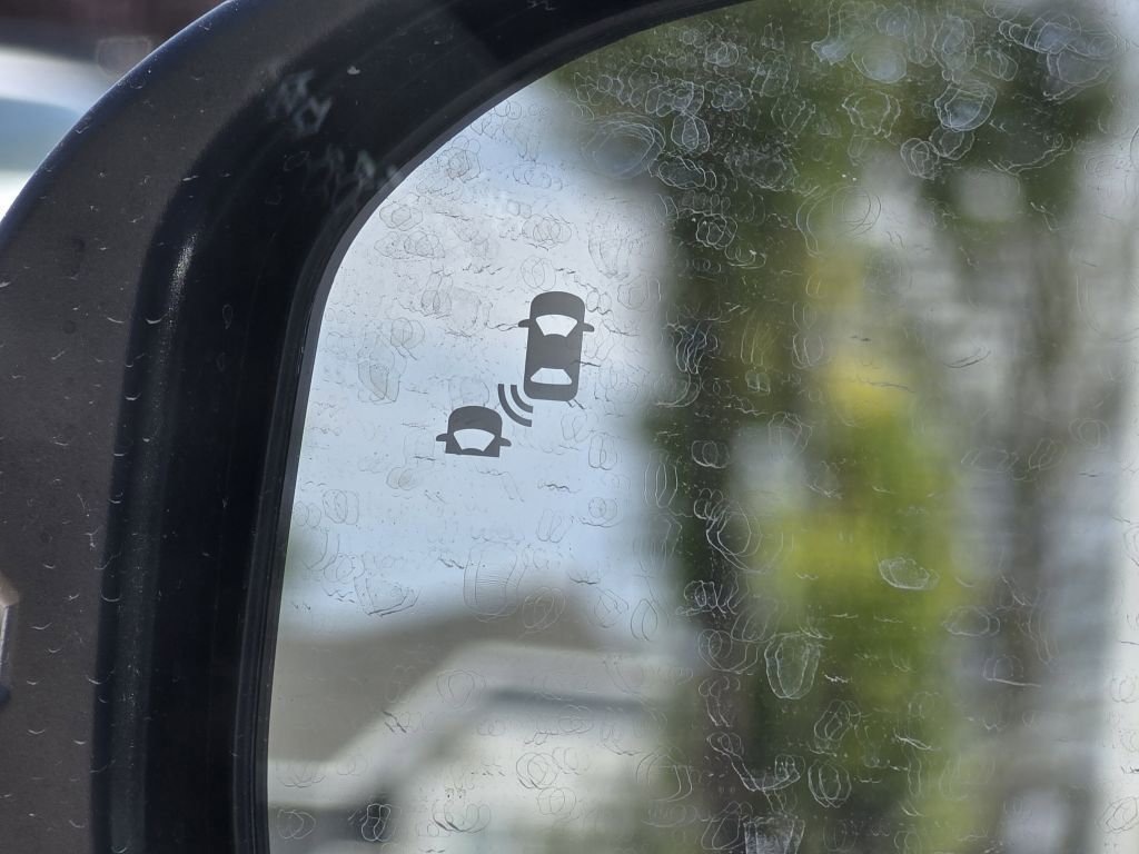 New 2026 Honda HR-V EX-L image 2