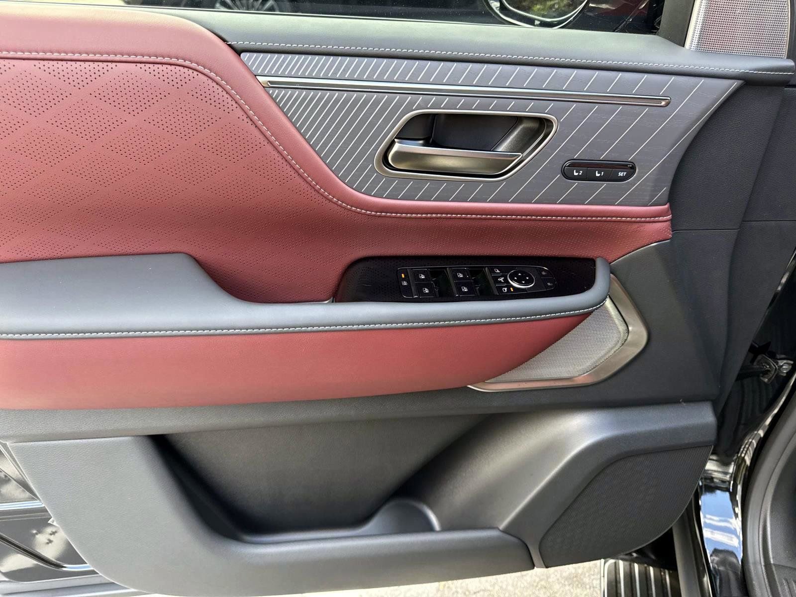 New 2026 INFINITI QX80 Autograph w/ Premium Cargo Package image 7