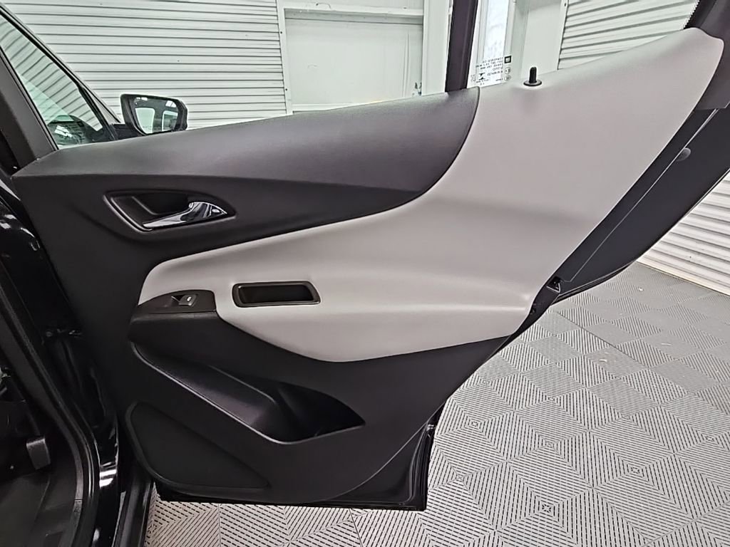 Used 2023 Chevrolet Equinox LS w/ Midnight Edition image 34