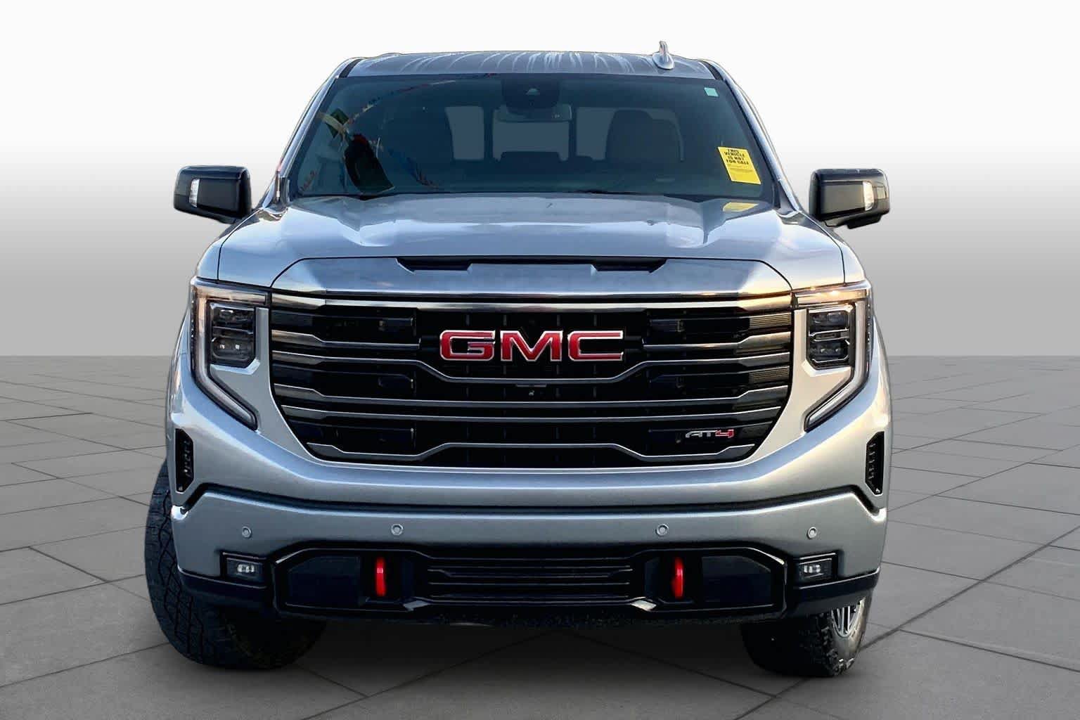 Used 2023 GMC Sierra 1500 AT4 w/ AT4 Preferred Package AWD/4WD image 4