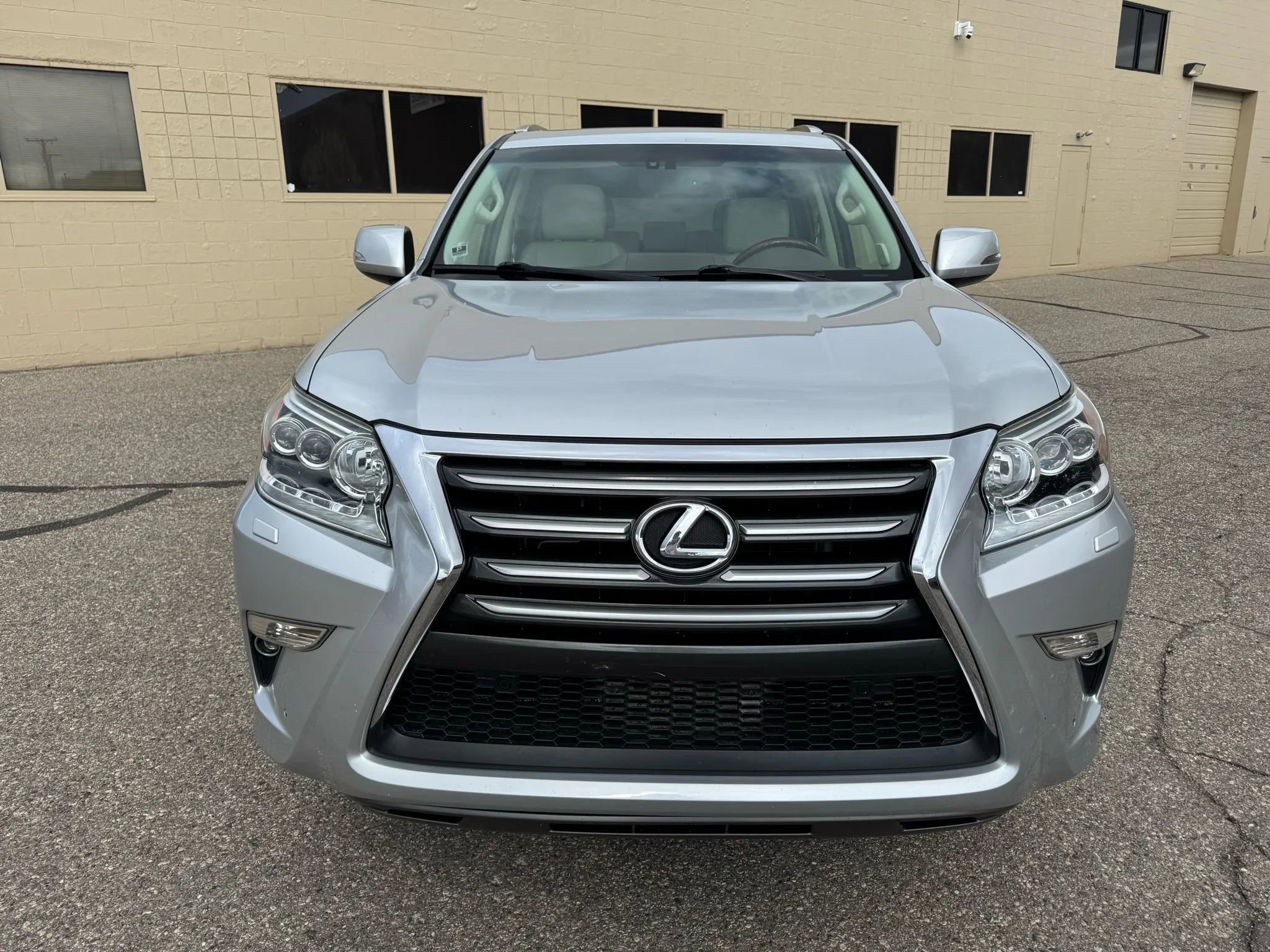 Used 2015 Lexus GX 460 Luxury image 2