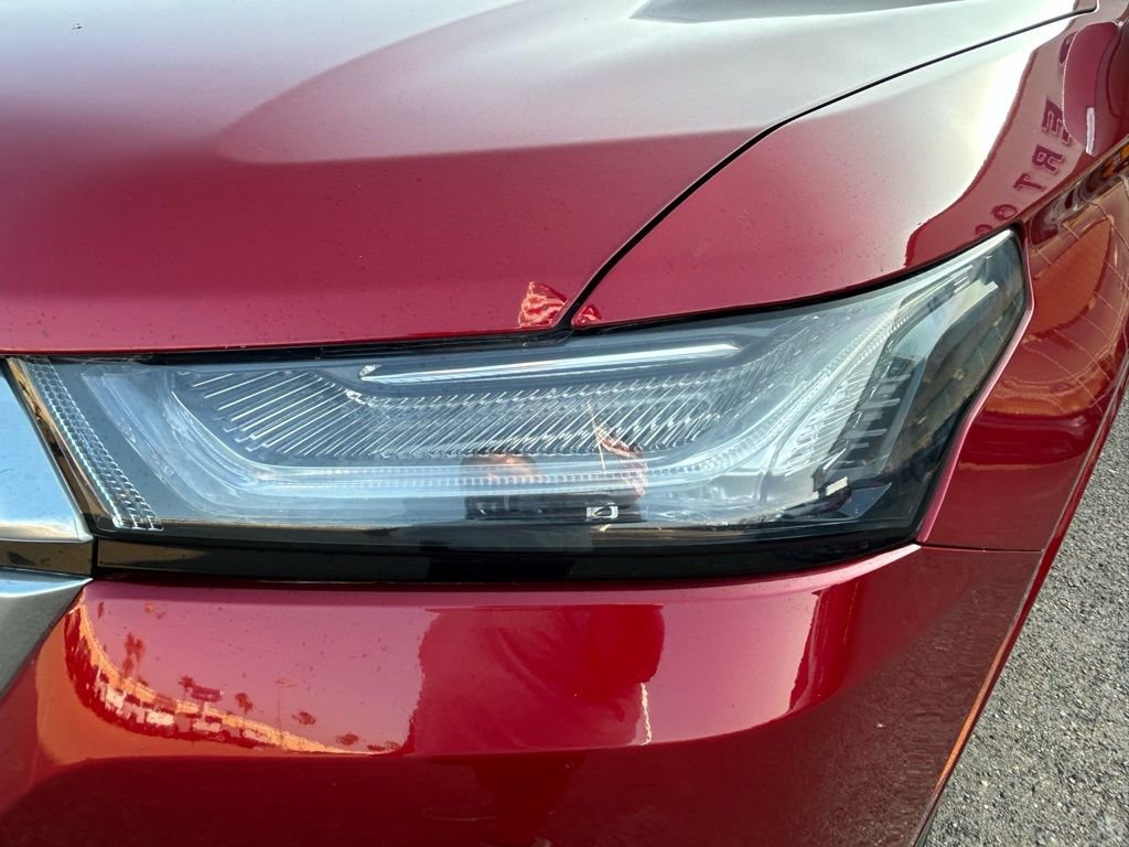 Used 2023 Chevrolet Traverse Premier image 11