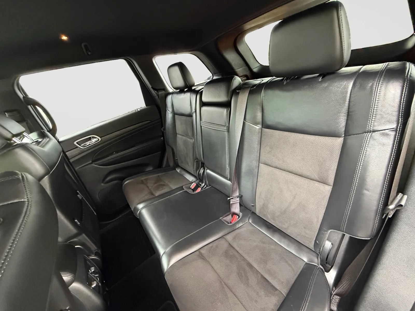 Used 2021 Jeep Grand Cherokee Laredo X AWD/4WD image 15
