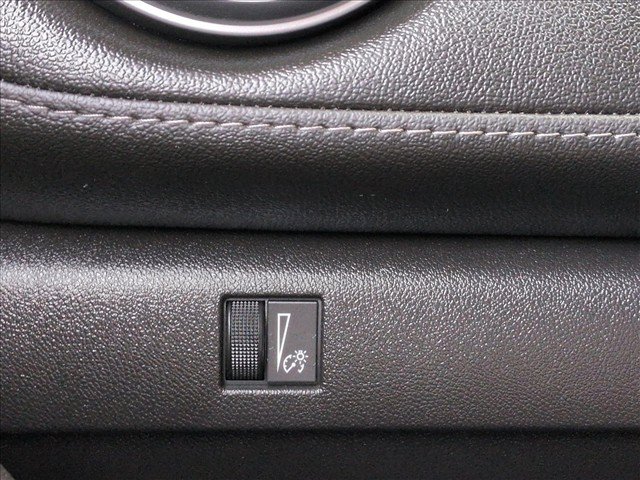 Used 2024 Chevrolet Colorado LT RWD image 17
