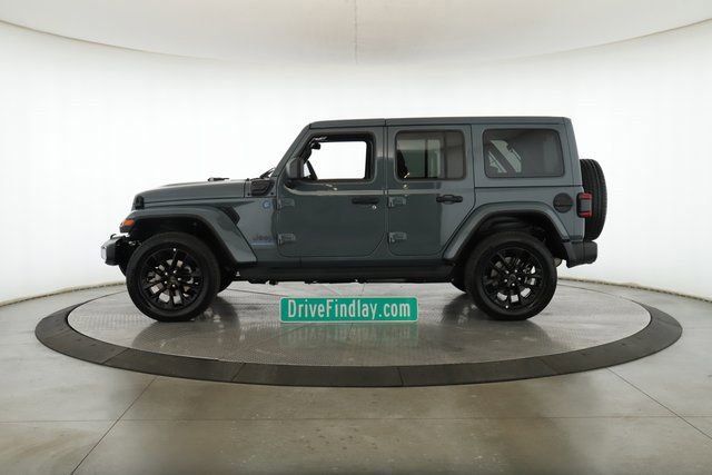 Used 2025 Jeep Wrangler Unlimited Sahara image 9