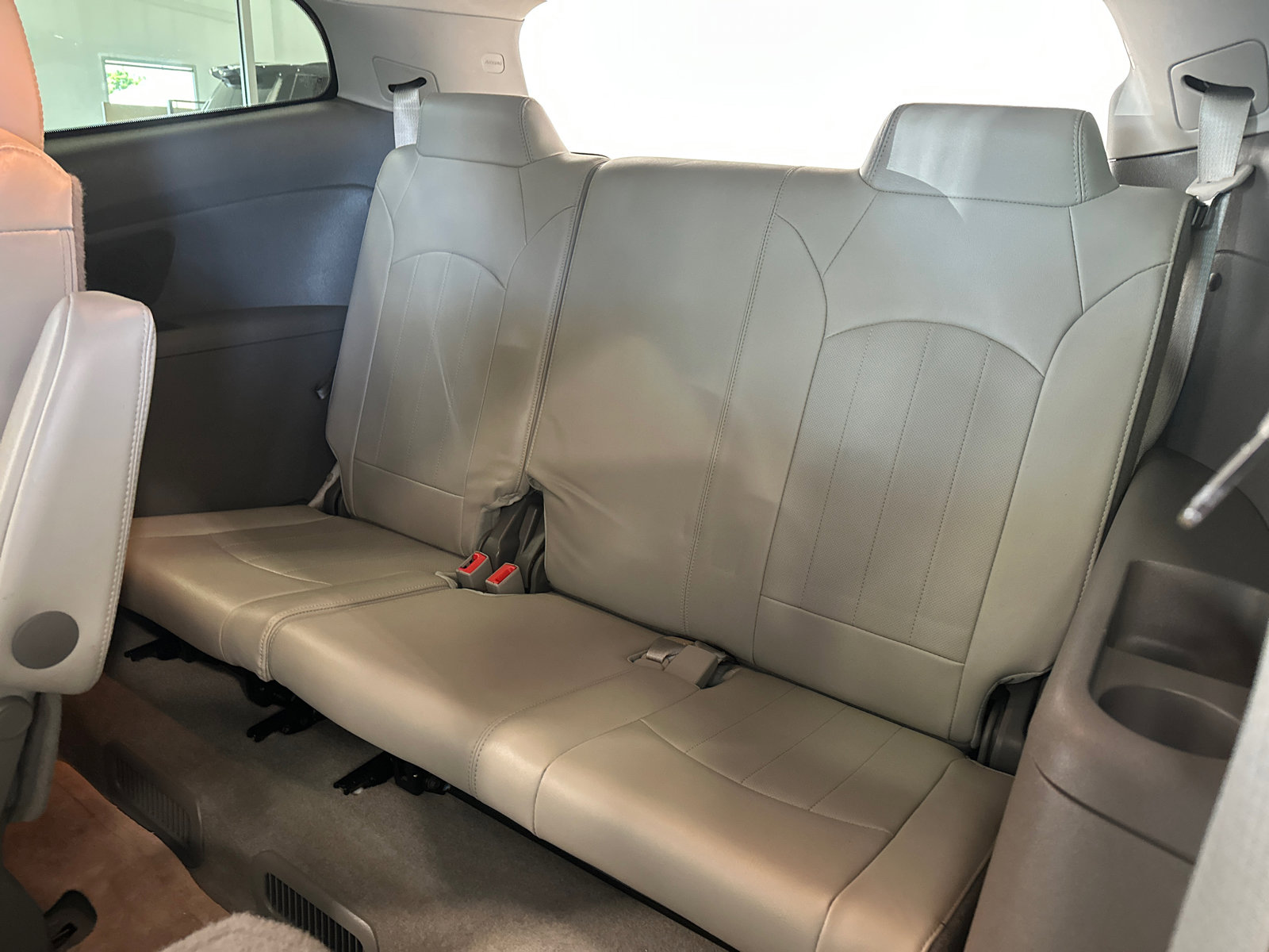 Used 2017 Chevrolet Traverse Premier FWD image 32