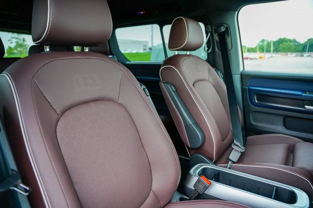 New 2025 Volkswagen ID. Buzz Pro S image 40