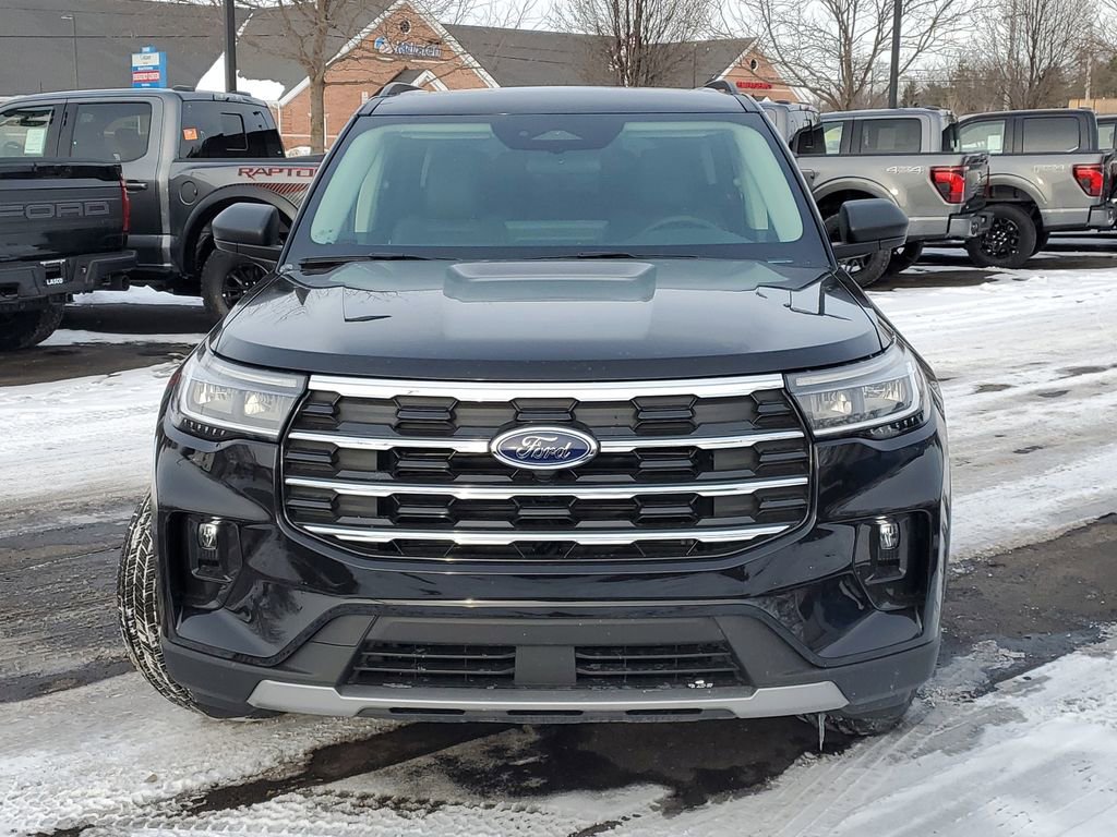 New 2026 Ford Explorer Active w/ Active Comfort Package image 2