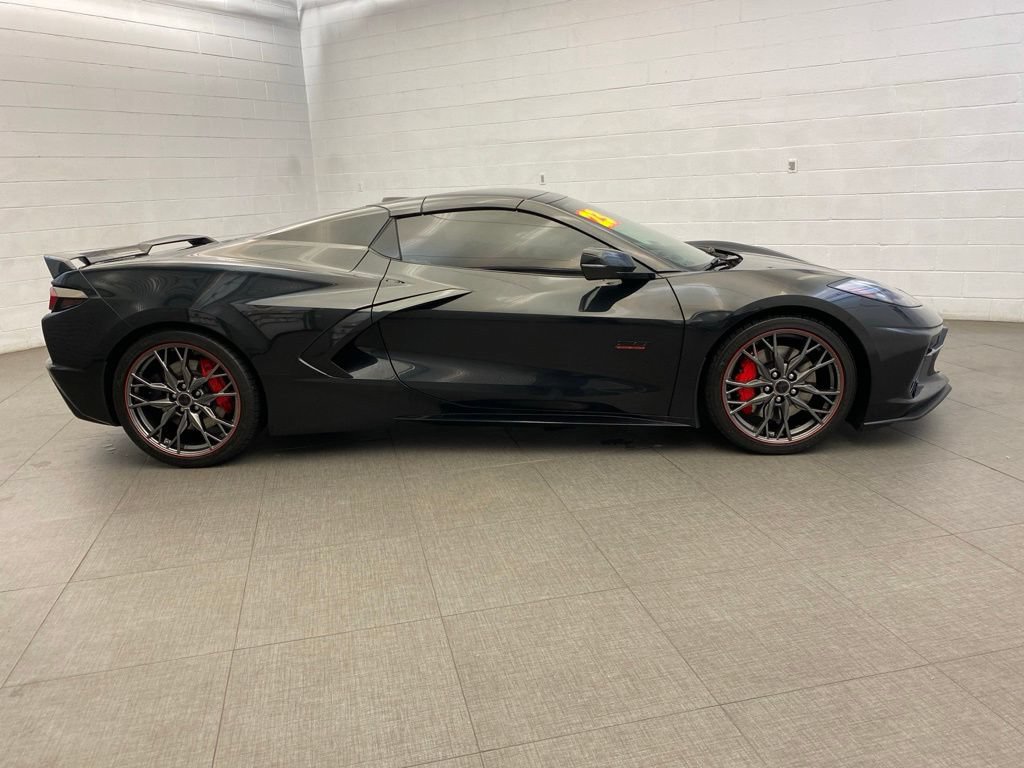 Used 2023 Chevrolet Corvette Stingray Premium Conv w/ Z51 Performance Package RWD image 4