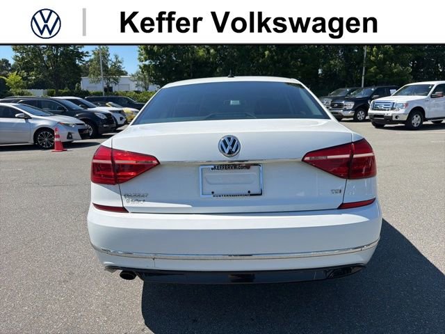 Used 2016 Volkswagen Passat 1.8T R-Line FWD image 4