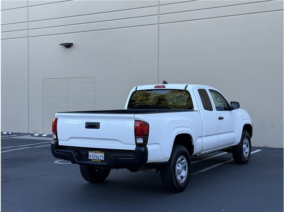 Used 2020 Toyota Tacoma SR image 4