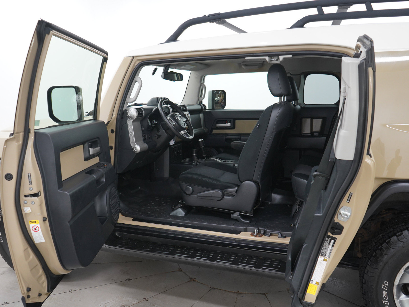 Used 2011 Toyota FJ Cruiser 4WD w/ Upgrade Pkg image 16