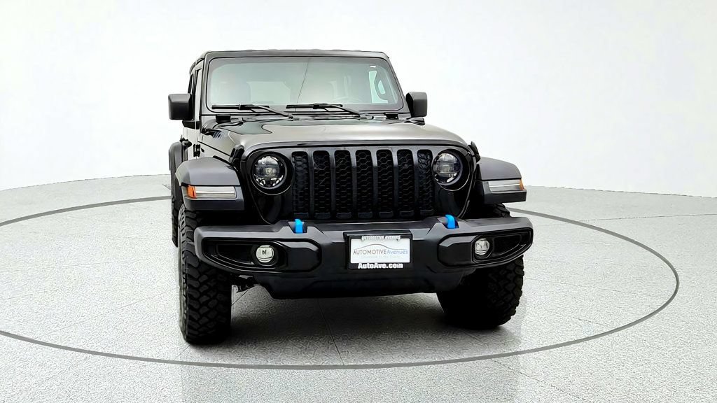 Used 2023 Jeep Wrangler Unlimited w/ Cold Weather Group AWD/4WD image 2