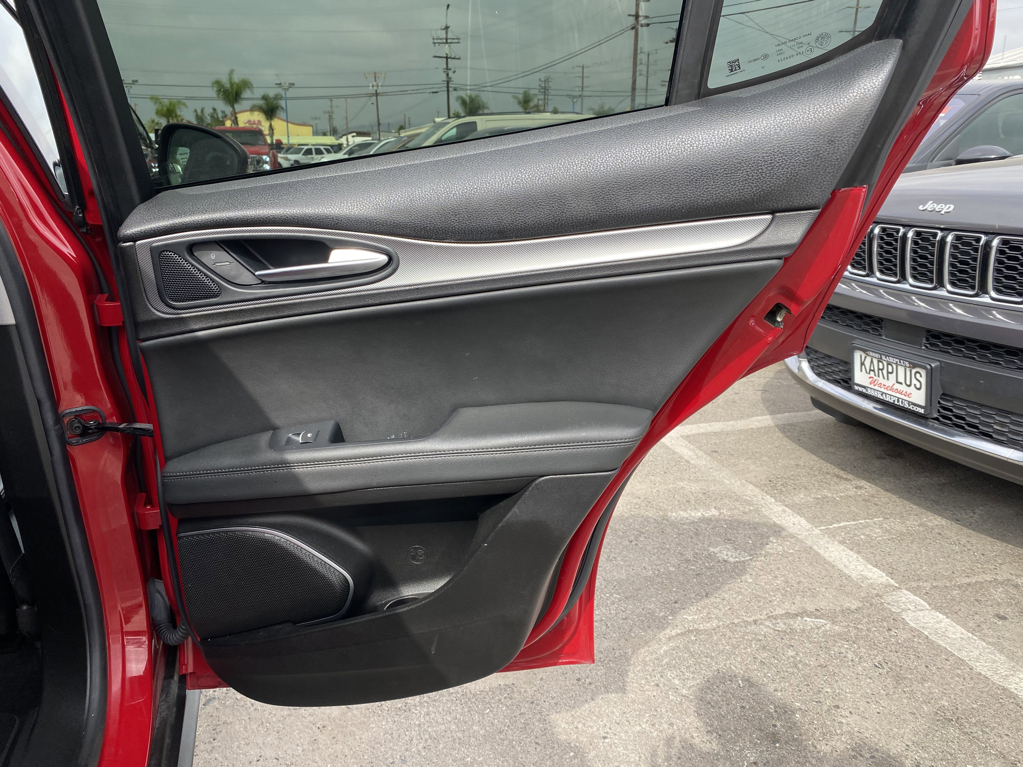 Used 2018 Alfa Romeo Stelvio Sport w/ Quick Order Package 22J Sport image 18