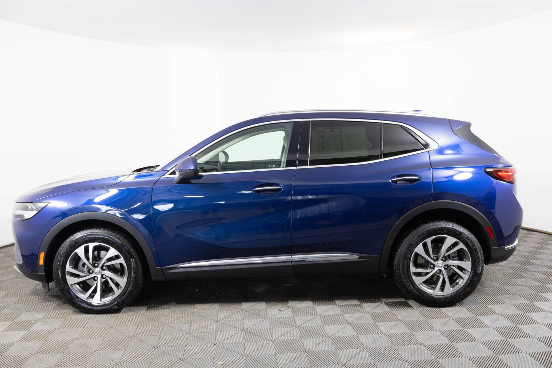 Used 2022 Buick Envision Essence w/ Safety Package image 14