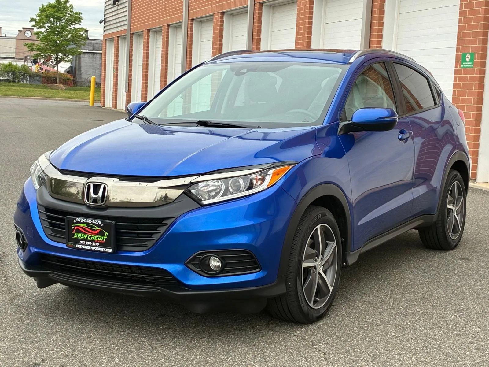 Used 2022 Honda HR-V EX image 2